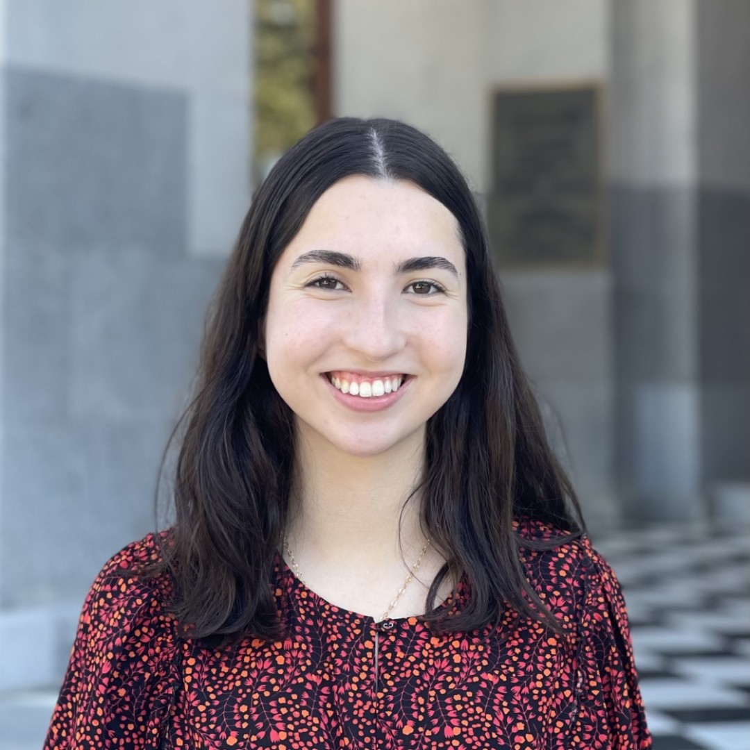 ucdwashington's tweet photo. Congratulations to our Washington Center Scholarship Recipients Michelle Andrews and Kiara Kunnes! Michelle is currently interning for Congressman Mike Thompson, while Kiara for the US Department of State! https://t.co/dPfyMzTPu9