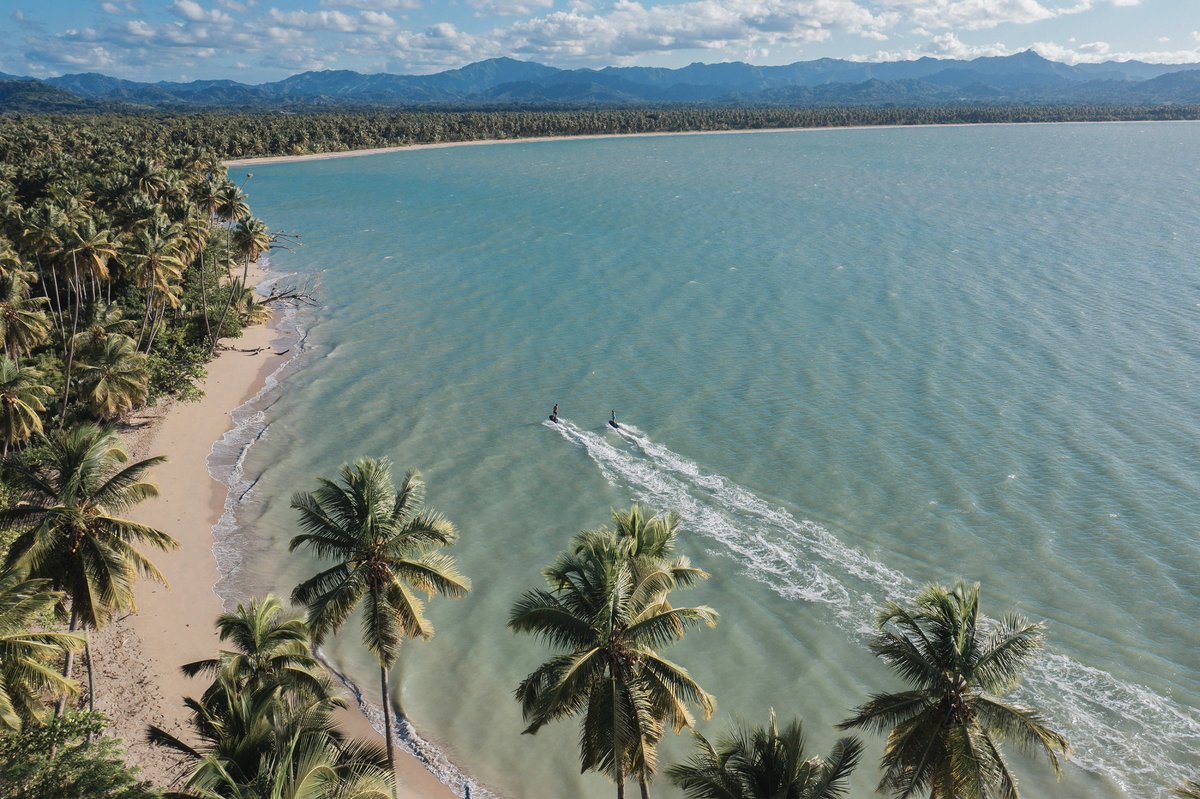Miami_Living's tweet photo. Make Waves - Water sports’ latest high-tech toy is made for everybody and every body of water. #Radinn #WaterSports #Jetboard #MiamiLIvingMagazine https://t.co/KCjVh5iUor https://t.co/LP31m295yI