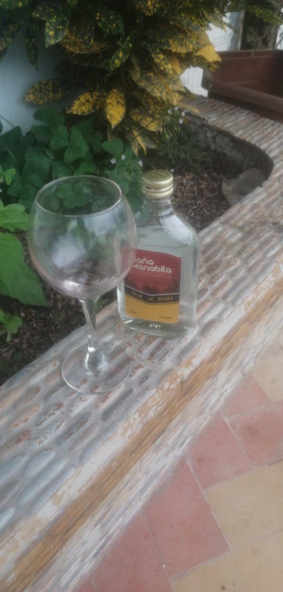 SheldonRas's tweet photo. Cuando eres limpio pero elegante 🥂 https://t.co/HrPzWZdjz0