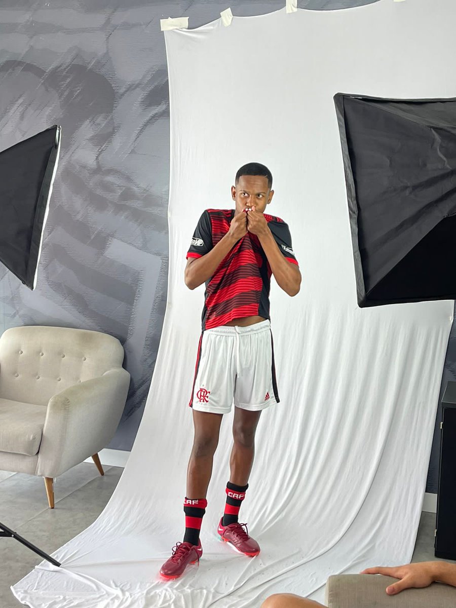 wallace_yan05's tweet photo. Casa novo 🙏🏾⚽️❤️ https://t.co/FB37YeRfPD