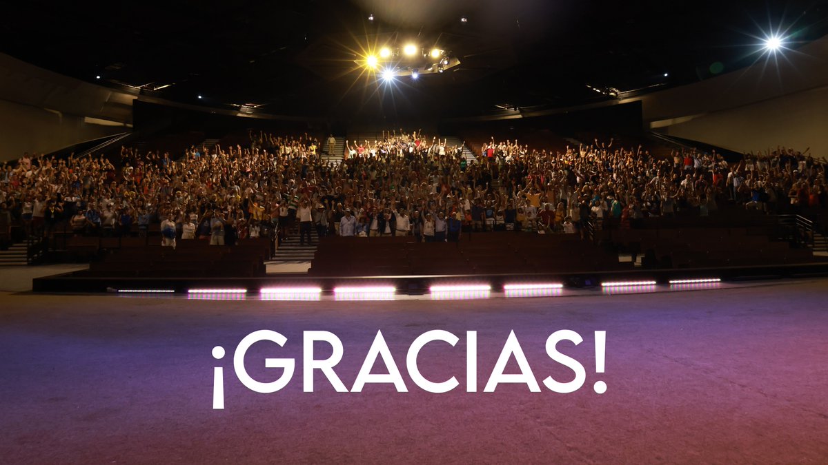 PuyduFou_espana's tweet photo. Ayer disfrutaron de Puy du Fou España las personas que durante el incendio se involucraron en ayudar.
“Teneros aquí como invitados es lo menos que podíamos hacer. Gracias, porque gracias a vosotros estamos hoy aquí”, palabras de Erwan de la Villéon.
#PuyduFouEspaña https://t.co/2RPwqTpSbx