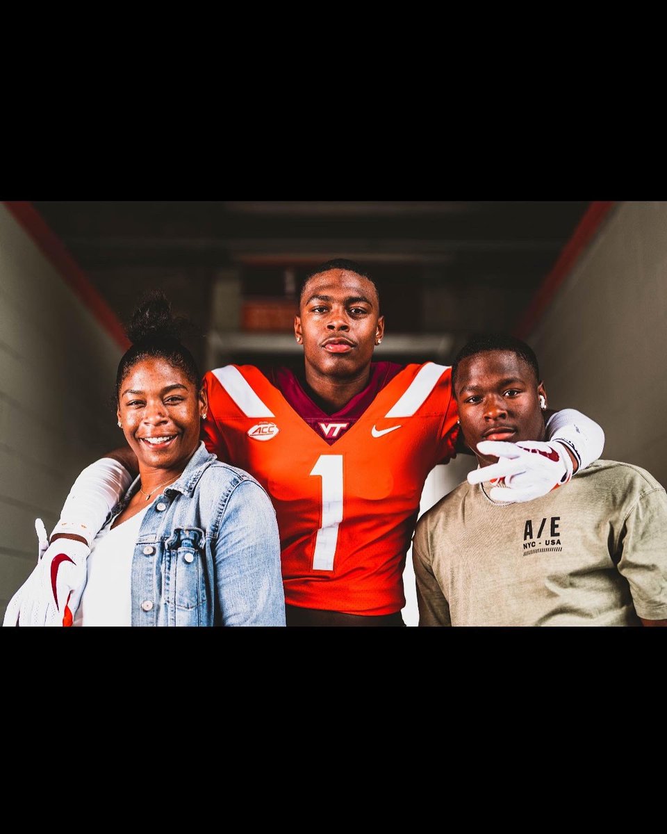 Kamrenrobinsonn's tweet photo. had a great time a VT OV @HokiesFB @CoachPryVT https://t.co/lmU08zOoxf