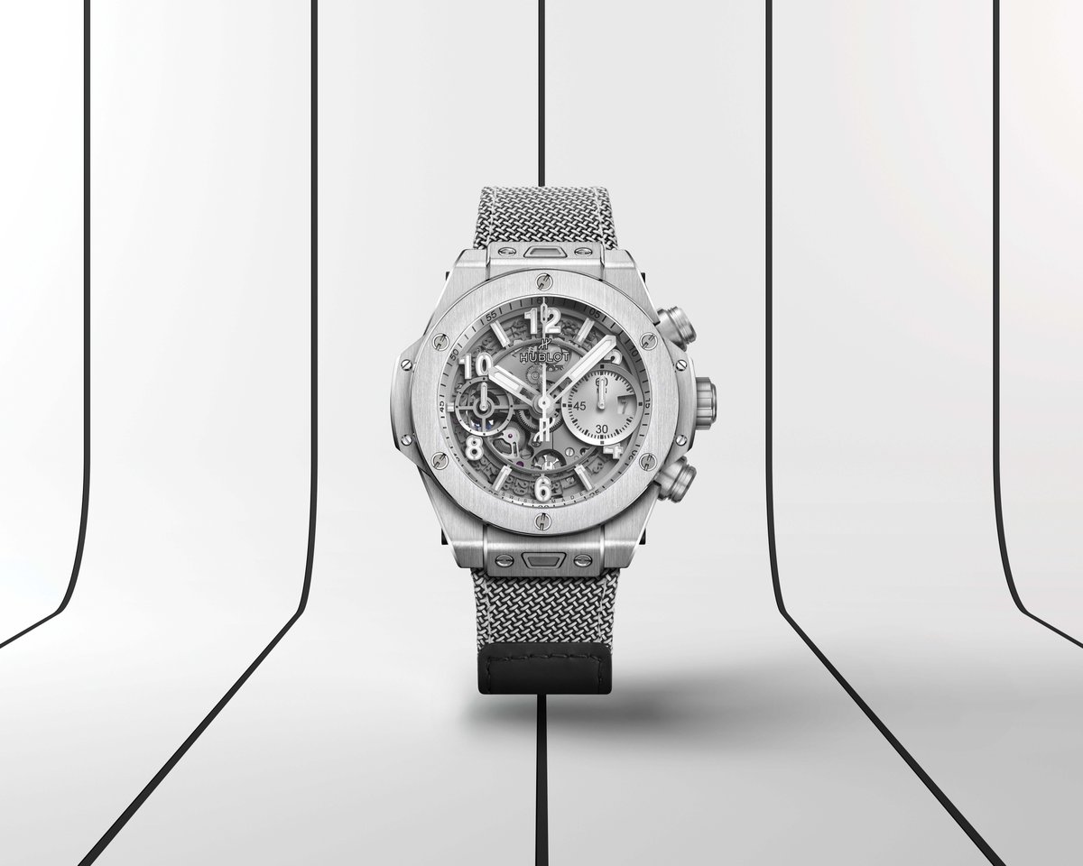 cotedesmontres's tweet photo. The new chic, technical and exclusive #Hublot #BigBang #Unico #EssentialGrey - A stunning cocktail designed by @Hublot! Thanks to its perfectly monochrome and satin-finished look, which magnifies the unmistakable design of the original model…
https://t.co/iFA0MjpP6W https://t.co/ZbIsoC7xry