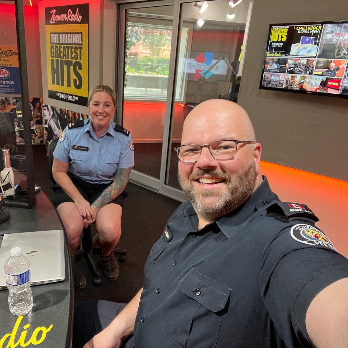 VoiceoverCop's tweet photo. I’m in #studio at @zoomerradio with @tps_bikehart and we’ll be joining @libbyznaimer @fightbacklibby to discuss the @torontopolice #TrafficSafety campaign called #KeepTorontoMoving in @cityoftoronto. Tune in to get the scoop! https://t.co/Nz3LSCLnJA