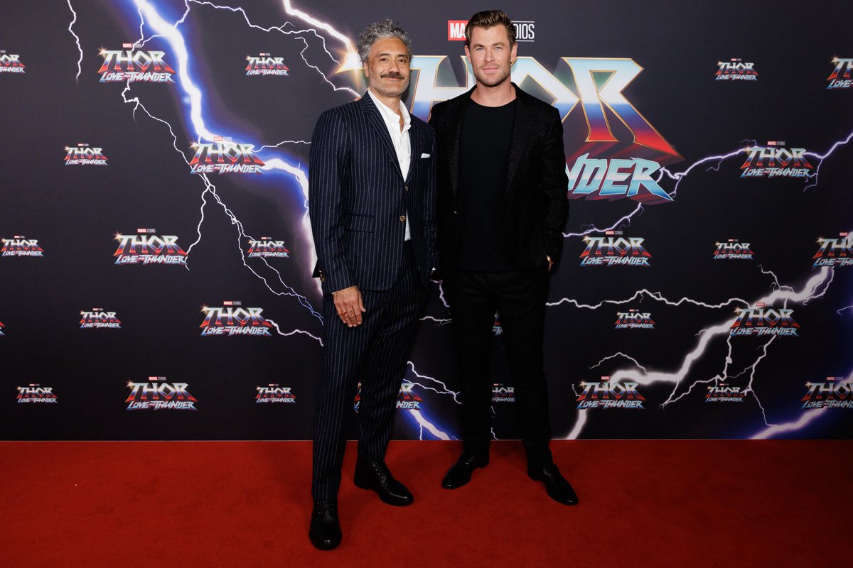 thorofficial's tweet photo. Seeing stars ✨
The Cast and Filmmakers of Marvel Studios' #ThorLoveAndThunder stunned at the Australian Premiere! Experience it in theaters July 8. Get tickets now: https://t.co/qFEBBR1B1O https://t.co/ekFFgw8ecU