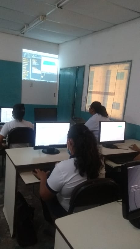 FBITAmazonas's tweet photo. Taller de scratch impartido a los docentes de la EB San Juan Bosco Cbit San Juan Bosco.
#SomosFundabit
@_LaAvanzadora
@MPPEDUCACION
@leivi24
@Fundabit_ 
@Kporras10 https://t.co/VLB7jUWBqJ