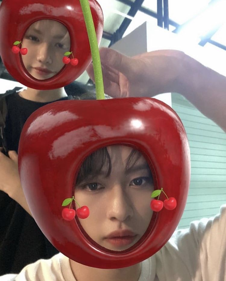 linosforbrains's tweet photo. ₊˚ˑ༄ؘ   au minlix: filter

lee minho amaba usar filtros, al menos hasta el día que los ataques fueron demasiado para soportar. y entonces llegó él.

lee felix está dispuesto a devolverle su seguridad y felicidad a min antes de que el tiempo se acabe. https://t.co/L2Oeobmqyd