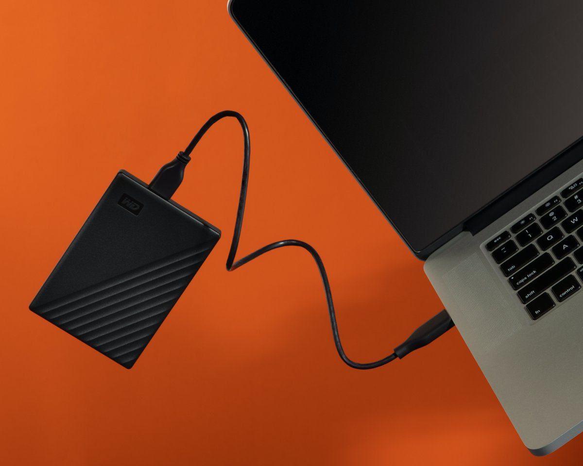 WD_Brasil's tweet photo. Com software para Backup Automático, o HD Externo WD #MyPassport é a solução completa para seu armazenamento externo. Design, funcionalidade e confiança para seus arquivos. 🥂 #BackupComWD https://t.co/g6AShtaTMR