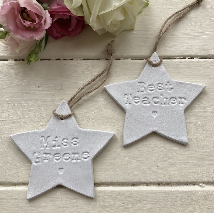 My personalised stars would make great teacher gifts! Available in my Etsy shop 🤍 #claystar #bestteacher #teachergifts #weddingfavours #weddingdecor #rusticstar #claystardecor #weddingdecor #handmade #handmadedecorations #handmadegifts #etsy #etsyshop #acornstationery #etsyshop