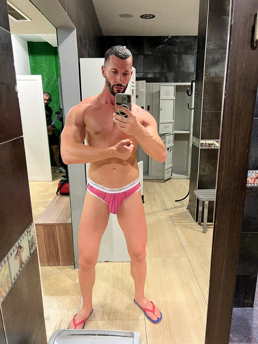DjoniD2's tweet photo. Who want to join me at the badroom 😜😛… go to my only fans 😈 https://t.co/3wZArpbXI7
