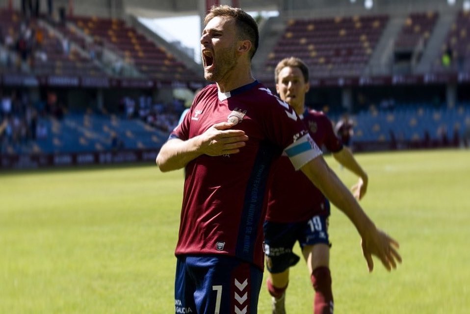 Alexgm07's tweet photo. Tremendamente contento por poder seguir defendiendo esta camiseta otras dos temporadas más!! #haiqueroelo https://t.co/ewetWB5KnS