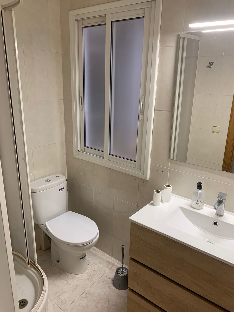 rmstw_'s tweet photo. 💫HABITACIÓN EN REUS💫 Para entrar a vivir. Habitación amplia en un piso de 3 habitaciones, recién reformado, a 2 minutos de la universidad (Rovira i Virgili), con baño propio, dos patios y todo equipado!
+Info por MD
Se agradece rt y DIFUSIÓN‼️ 
#queydondeestudiar22 https://t.co/ZPSG8QCxCO
