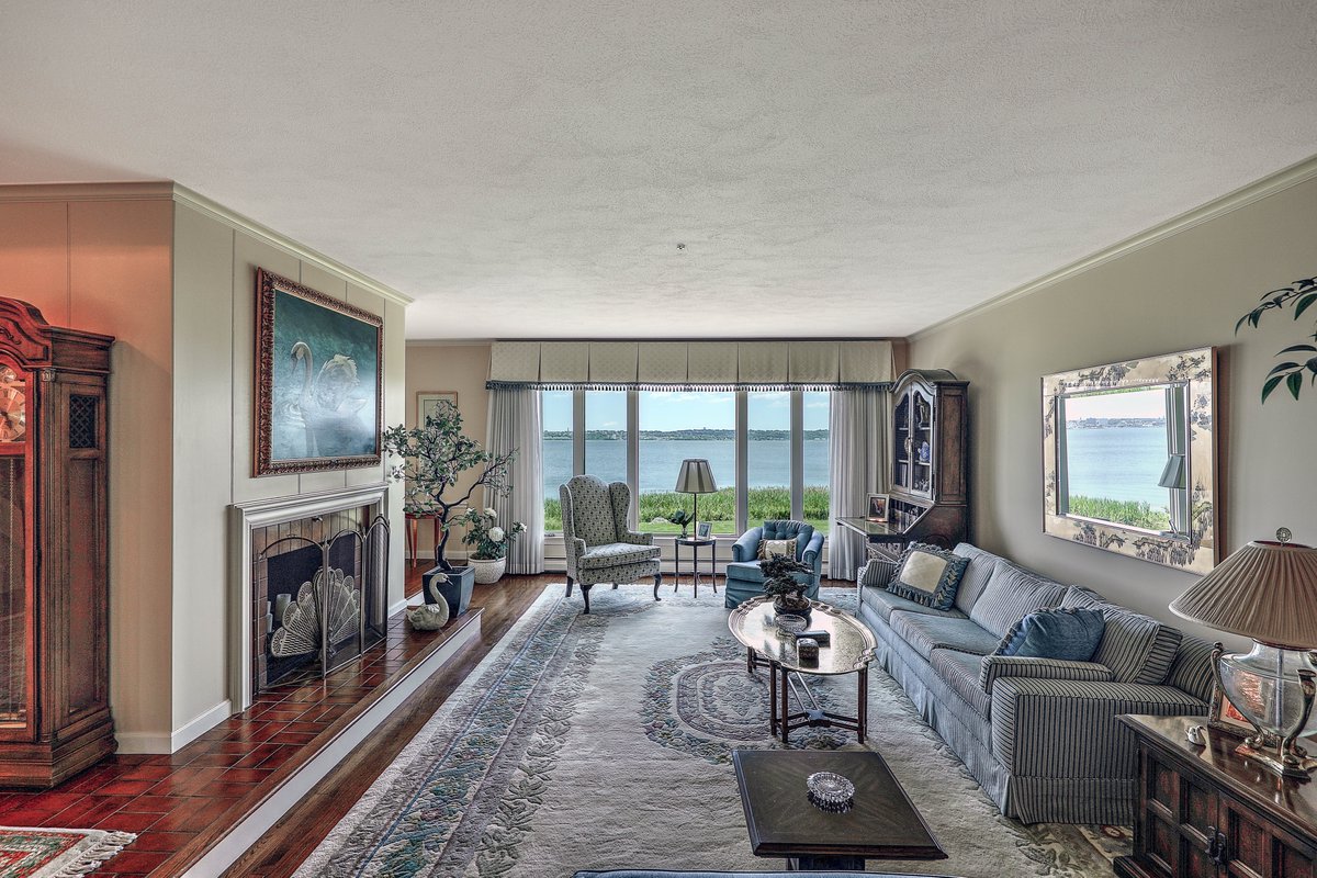 resprop's tweet photo. The first time this waterfront home is being listed for sale. 10 Stonegate Road in Warren sits along the picturesque Mount Hope Bay. This 5-bedroom, 3.5 bath waterfront home has over an acre of land &amp; showcases sweeping views of the Narragansett Bay. 
#Rplhomes #newlisting https://t.co/Ssg8K9TMhP