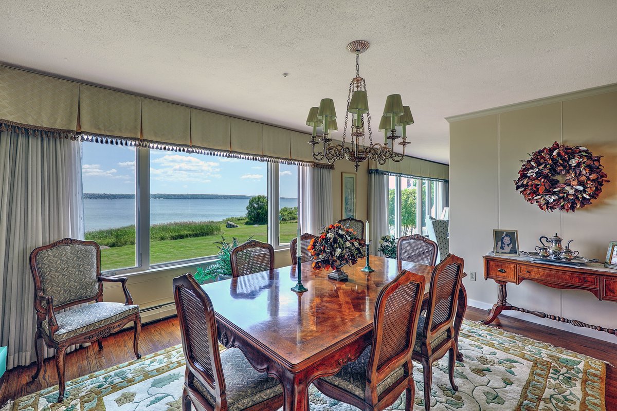 resprop's tweet photo. The first time this waterfront home is being listed for sale. 10 Stonegate Road in Warren sits along the picturesque Mount Hope Bay. This 5-bedroom, 3.5 bath waterfront home has over an acre of land &amp; showcases sweeping views of the Narragansett Bay. 
#Rplhomes #newlisting https://t.co/Ssg8K9TMhP
