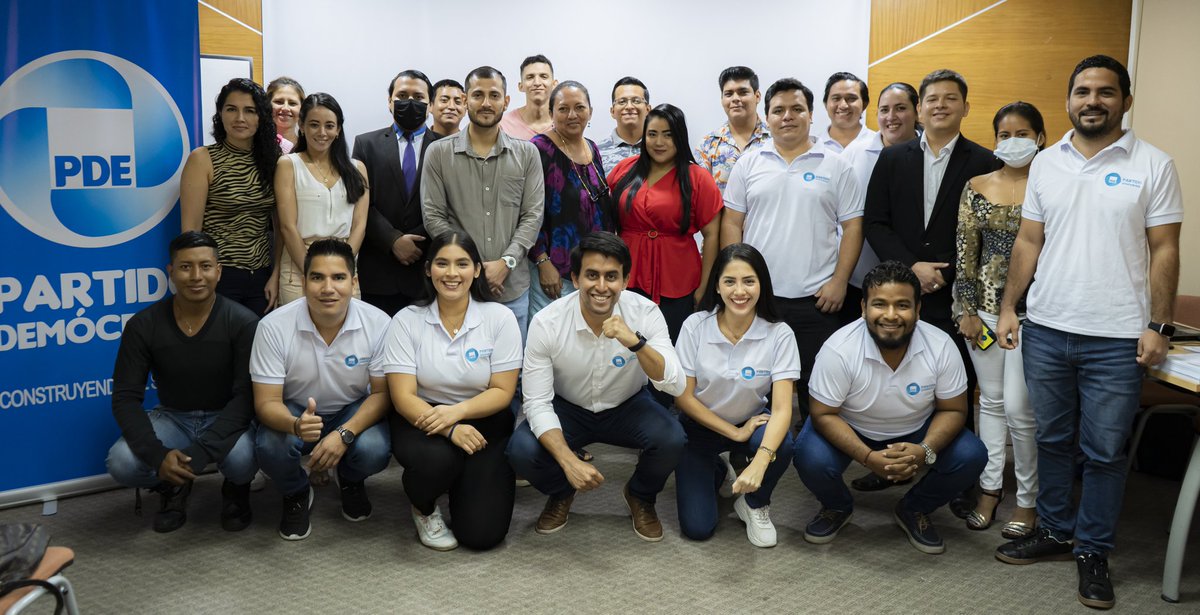 95_aeas's tweet photo. 🔵⚪ PARTIDO DEMÓCRATA DEL ECUADOR🇪🇨✊🏼
Es un partido político conformado por hombres y mujeres jóvenes, preocupados por los diferentes aspectos económicos, políticos, sociales y humanos que afectan a nuestro país.
🔵 #PDE
⚪ #Construyendoelsueño
☀️ #UnmejorEcuador https://t.co/9QCs0j4M8e