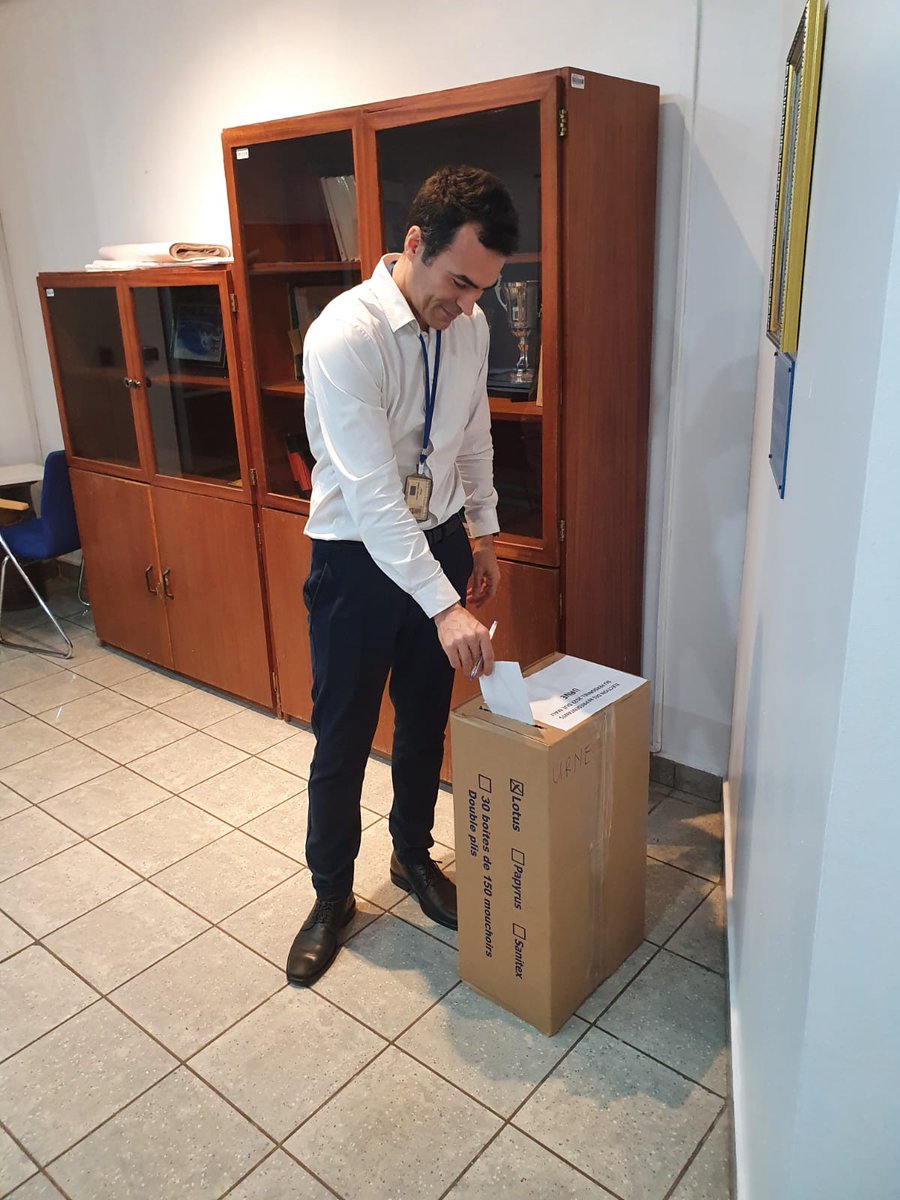UEauMali's tweet photo. Vote pour l'élection des représentants du personnel à @UEauMali.Au terme du scrutin, ils seront 4 membres qui auront la lourde tâche de défendre les intérêts du personnel. Ce vote qui se tient dans toutes les Délégations
#EuropeanExternalActionService
#internationalpartnership https://t.co/fTRwrpPpSn