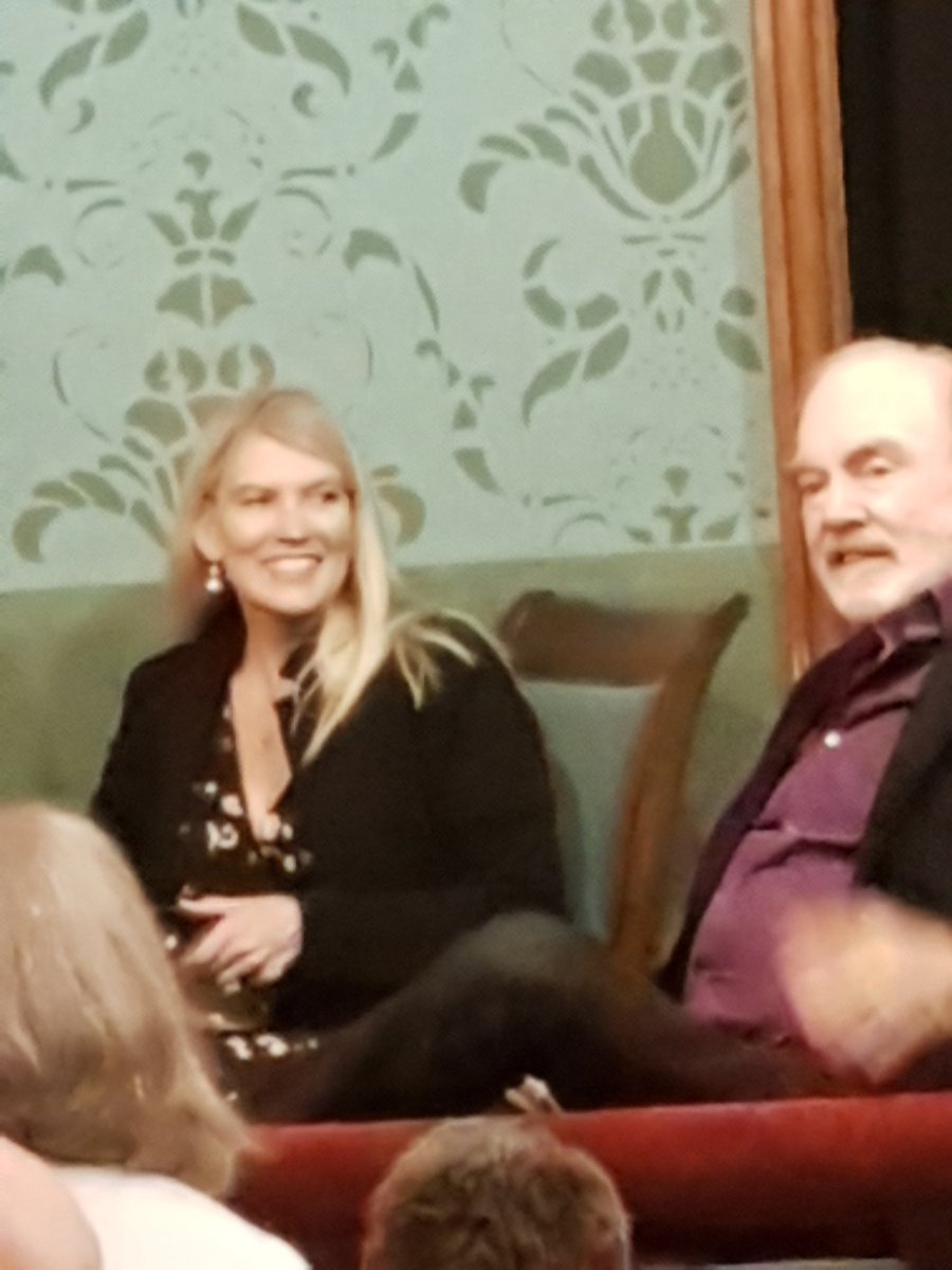 ElisabethCook2's tweet photo. Almost one week ago but still feeling like being at the @EmColonial @beautifulnoise and @NeilDiamond @KatieMcDiamond Love the musical ! ๐๐ถ https://t.co/6V53V1s1ah