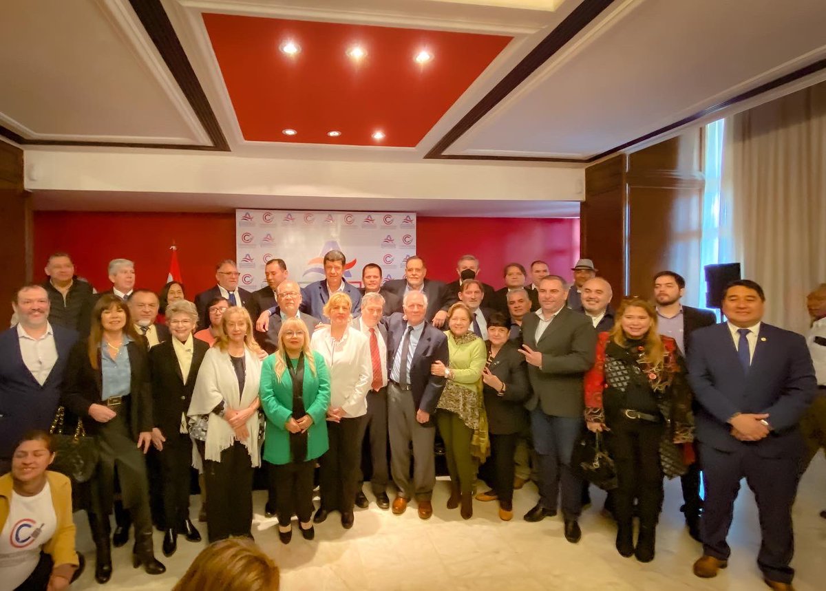 partidodla's tweet photo. Ya no cabe dudas de que la @concertacionpy va a ser Gobierno. Te invitamos a que también acompañes la Alianza SENADORES POR LA PATRIA para garantizar gobernabilidad.

Ya inscribimos en el @TSJE_Py hoy esta alianza que agrupa a partidos y movimientos para la Cámara de Senadores 💪🏼 https://t.co/nUrqi42itv