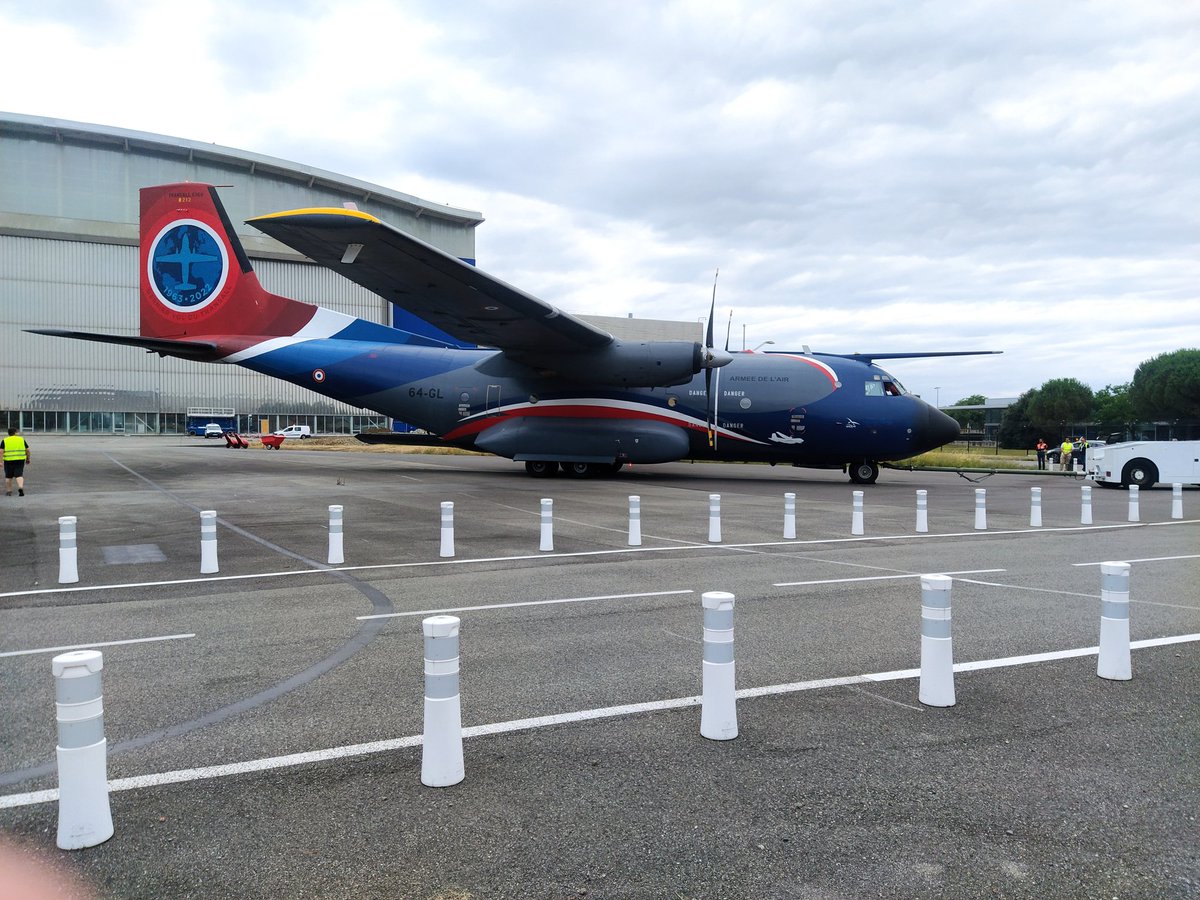 GaetanTech's tweet photo. Bienvenue à la maison 🙂
#C160Transall #aatlse https://t.co/WtZ1gJS8dL