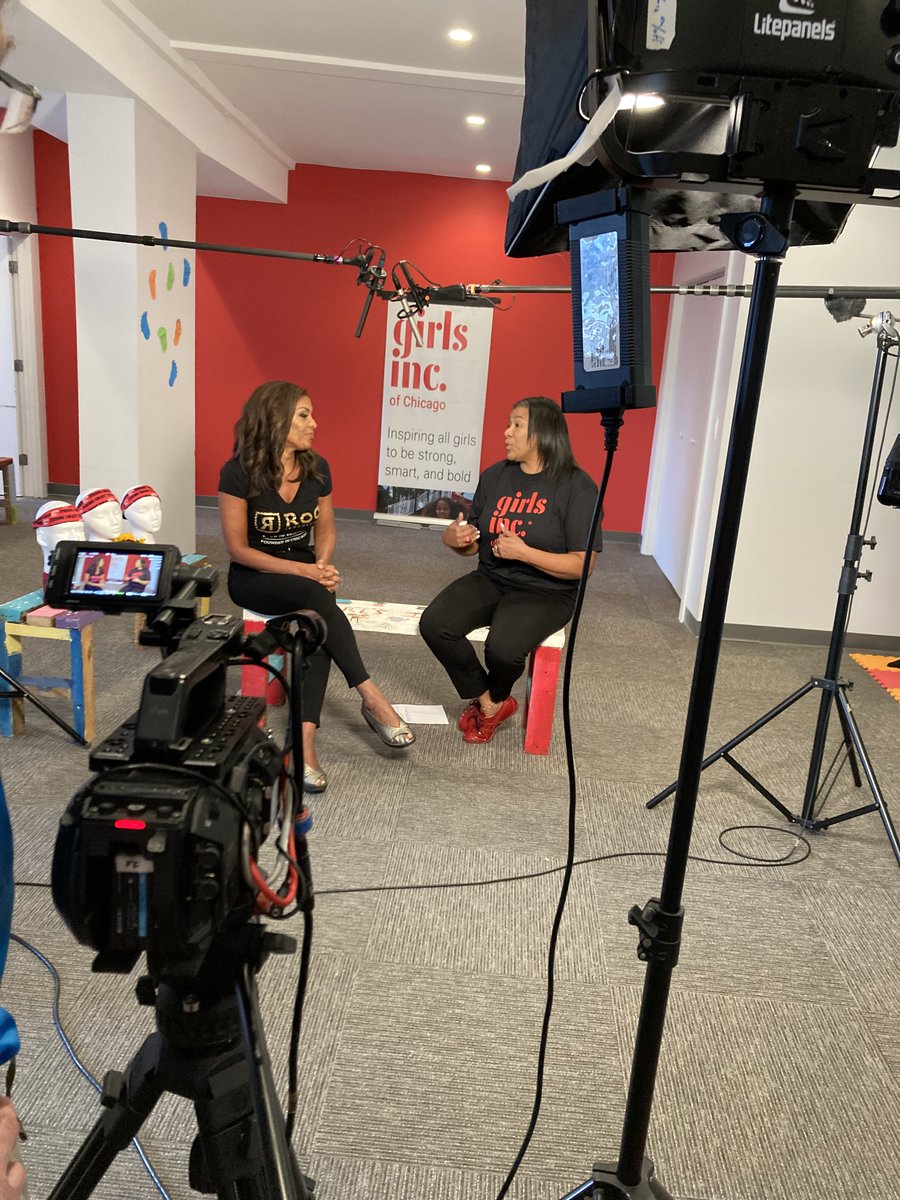 GirlsIncChicago's tweet photo. “Behind-the-Scenes” photos from our #GirlBoss Program session before launching our product! A special thank you to #RaquelGraham CEO & Founder of Roq Innovation.
#girlsincofchicago #roqinnovation #RaquelGraham #strongsmartbold #GIRLSINACTION #girlboss #womeninbusiness https://t.co/fQFwkYQts3