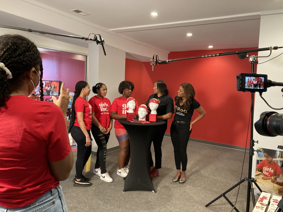 GirlsIncChicago's tweet photo. “Behind-the-Scenes” photos from our #GirlBoss Program session before launching our product! A special thank you to #RaquelGraham CEO & Founder of Roq Innovation.
#girlsincofchicago #roqinnovation #RaquelGraham #strongsmartbold #GIRLSINACTION #girlboss #womeninbusiness https://t.co/fQFwkYQts3