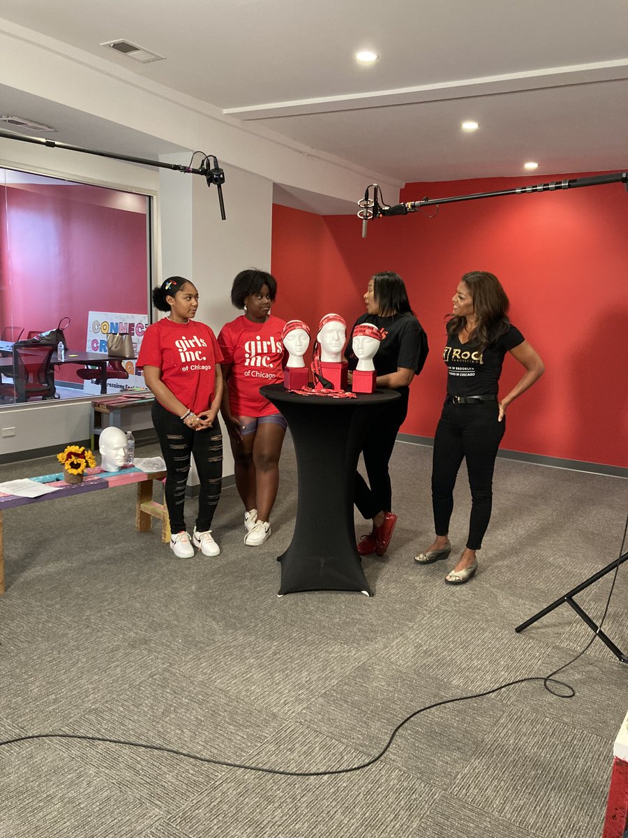 GirlsIncChicago's tweet photo. “Behind-the-Scenes” photos from our #GirlBoss Program session before launching our product! A special thank you to #RaquelGraham CEO & Founder of Roq Innovation.
#girlsincofchicago #roqinnovation #RaquelGraham #strongsmartbold #GIRLSINACTION #girlboss #womeninbusiness https://t.co/fQFwkYQts3