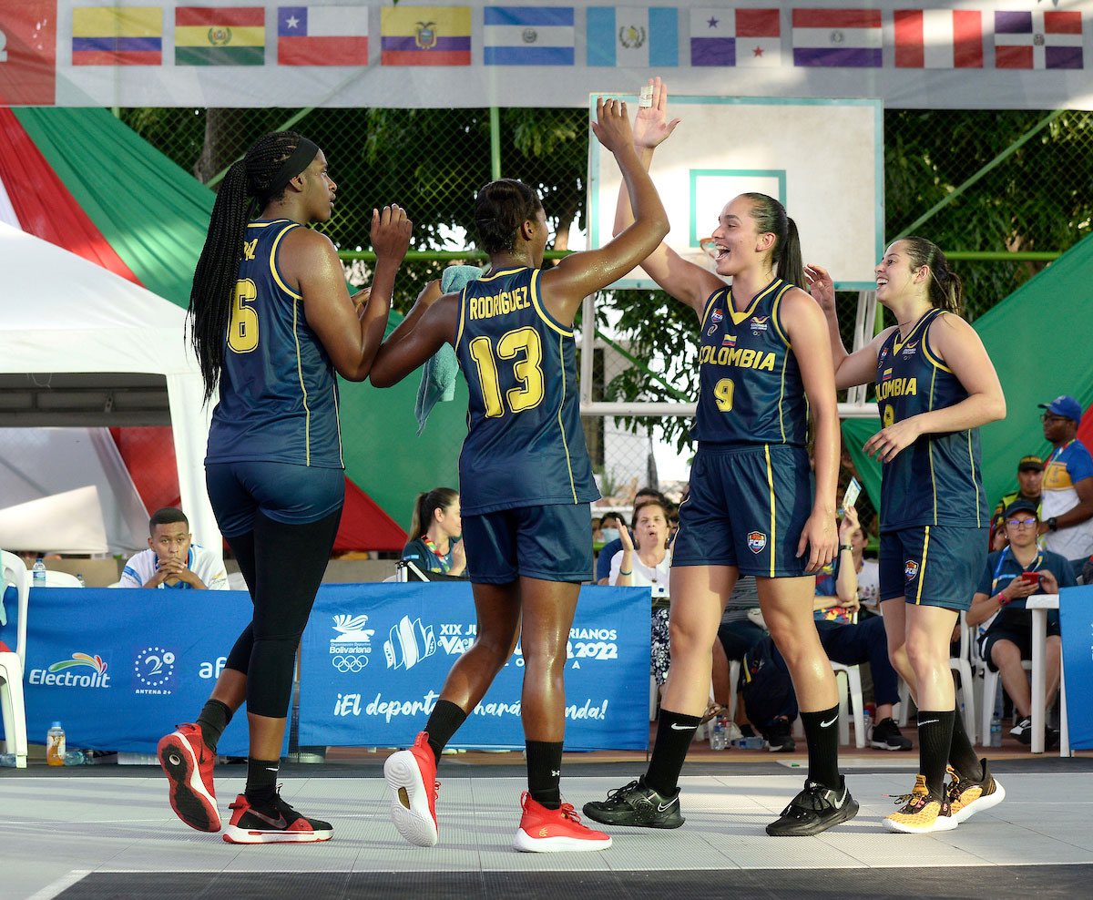 Fecolcesto's tweet photo. #Valledupar2022 

El debut de nuestra Selección 🏀 Femenina 3X3, dejó un buen sabor en tierras vallenatas (3-0):

¡Resultados día 01!

🇨🇴 (12) 🆚 🇪🇨 (05)
🇨🇴 (21) 🆚 🇩🇴 (04)
🇨🇴 (21) 🆚 🇻🇪 (06)

#ColombiaSeráLeyenda #MásColombianosQueNunca #BaloncestoColombiano https://t.co/qZOR1Aql9Z