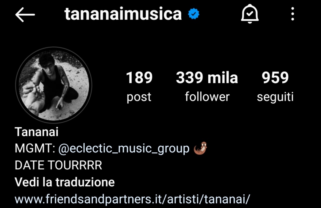 eccomi_i's tweet photo. how                                how
it                                     it
started...                       going...🧡
@Tananai5 https://t.co/ujwMQtI4A8