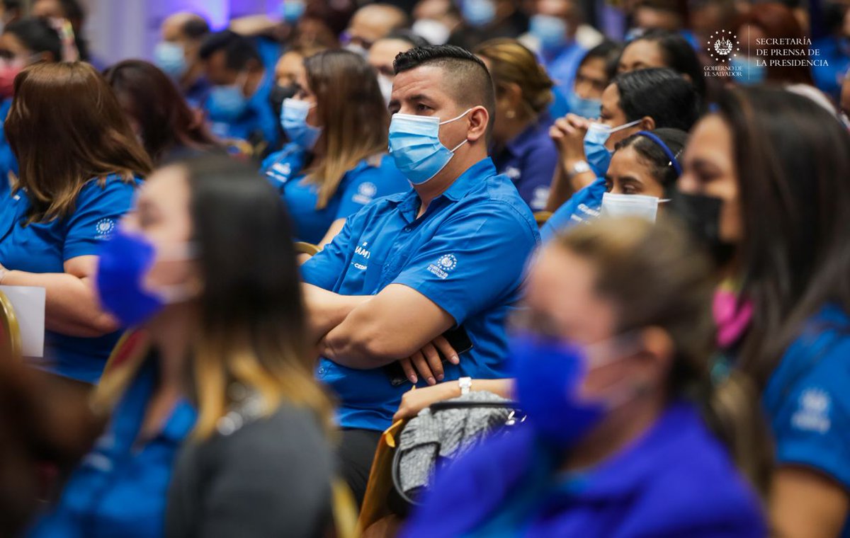 SecPrensaSV's tweet image. #PROGAMYPE | “La finalidad es apoyar a empresarios que no cuentan con el dinero necesario para invertir, y no tienen acceso a los créditos. Las solicitudes serán avaladas por un consejo de administración especializado”: presidente de @BANDESAL, @MarioSalazarSV.