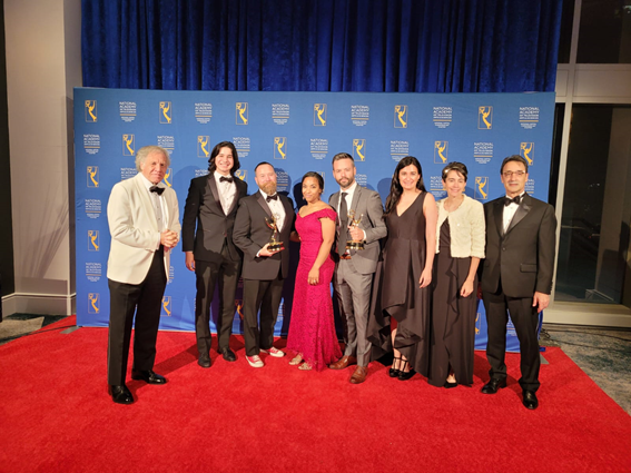 EspOEA's tweet photo. ¡Estamos de enhorabuena! El documental #RaicesdePaz ganó un @CapitalEmmys a mejor dirección.
Felicidades Michael Skinner y John Michael de @Pendragwn.
Proyecto cultural de la Misión @EspOEA y la @AECID_es, en colaboración con @AMAmuseum 
#50añosEspañaOEA
📺https://t.co/NhUFojO1Z0 https://t.co/dKteN2Gjia