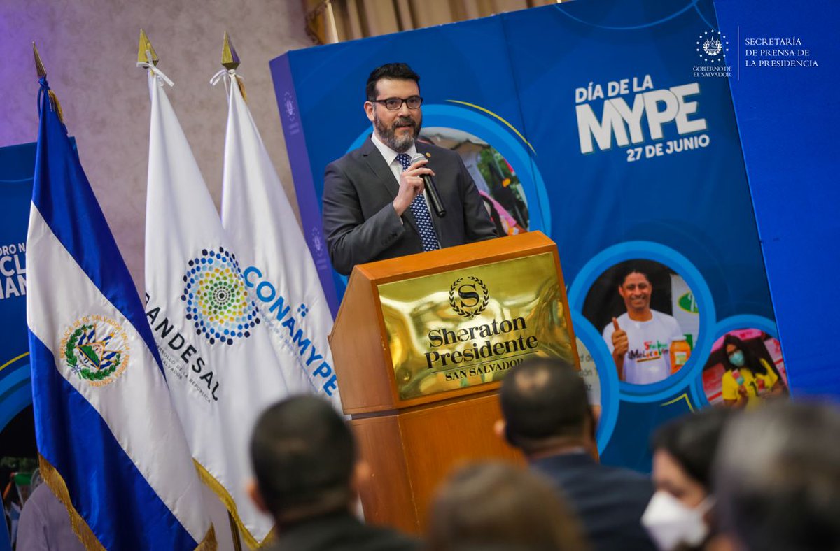 SecPrensaSV's tweet image. #PROGAMYPE | “Este fondo nació en respuesta a la falta de acceso en financiamiento con instituciones, principalmente por las bajas calificaciones en buros de crédito”, explica el presidente de @BANDESAL, @MarioSalazarSV.