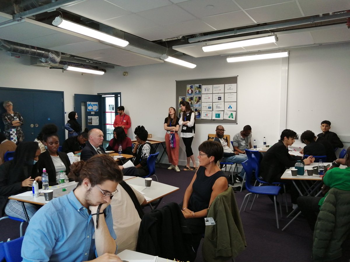 jayne_silvia's tweet photo. #Aphasia Today a group of 10 people from Aphasia Re-Connect went to the Arc Walworth Academy. We took 2 leaders, 4 SLT students. We helped 24 pupils to learn about Aphasia. They were all engaged and made posters about Aphasia, which will be forwarded into various classrooms YEA https://t.co/soZAD0GHxO