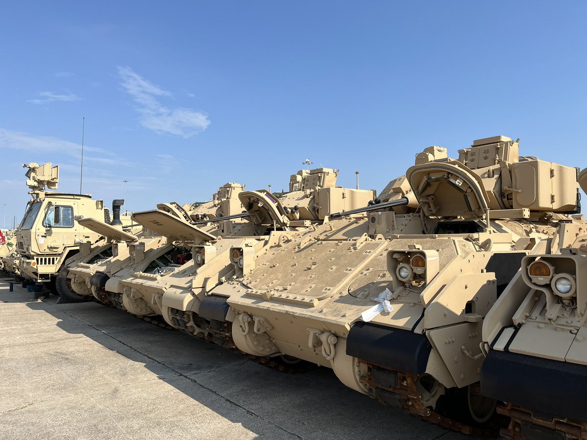 36thENBDE's tweet image. “Happiness is the smell of a new Bradley”

The newest batch of Bradleys just came in to the Brigade AO! Were excited to see what these vehicles can do!

Modernization and Transformation are just some of many ways we’re building lethality in our formations.

#StayRugged