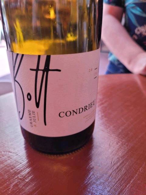 Cremoso y algo especiado.
Final levemente dulce.
Envuel….Wine en Bott por Vivino: vivino.com/users/fernando…