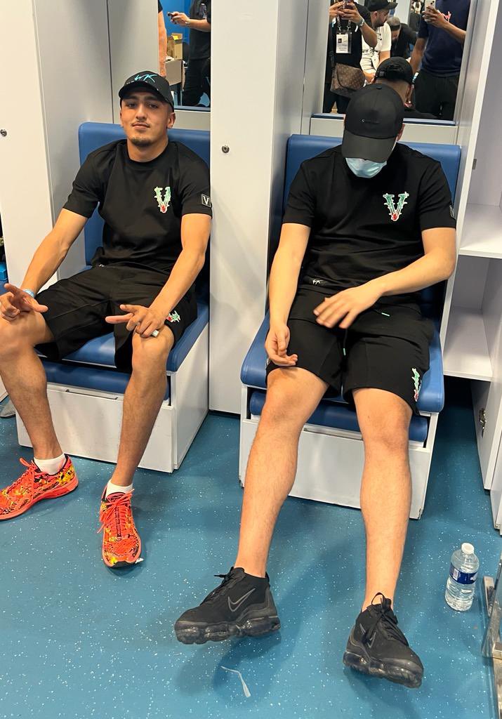 OfficielVrunk's tweet photo. El Morad & Beny Jrr totalement Vrunkizé ❤️🔥 #vrunk #elmorad #benyjrr #marseille #hospitalet #hermanos #stadevelodrome https://t.co/jyIXA9g41f