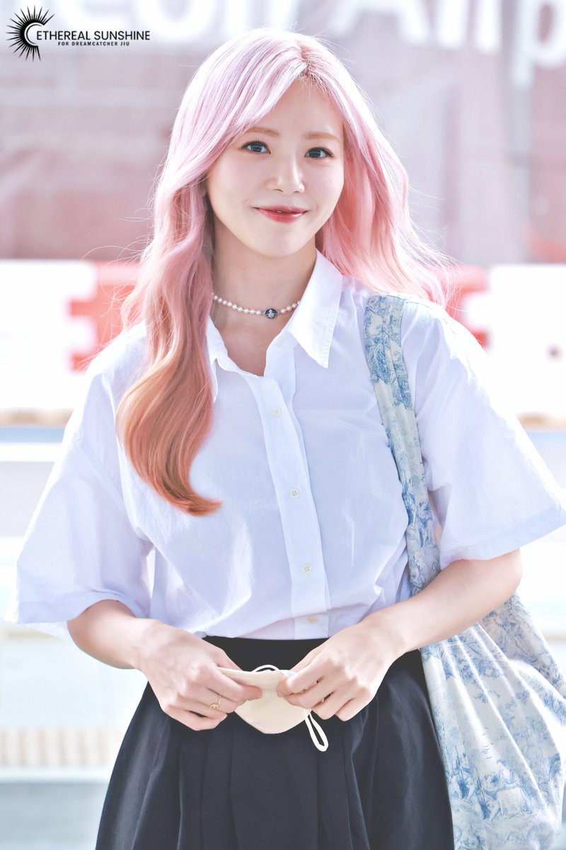 etherealss0517's tweet photo. 220627 ICN 출국 ☺️♥️

#드림캐쳐 #지유 #김민지
#DREAMCATCHER #JIU 
@hf_dreamcatcher https://t.co/upIIn6piI8