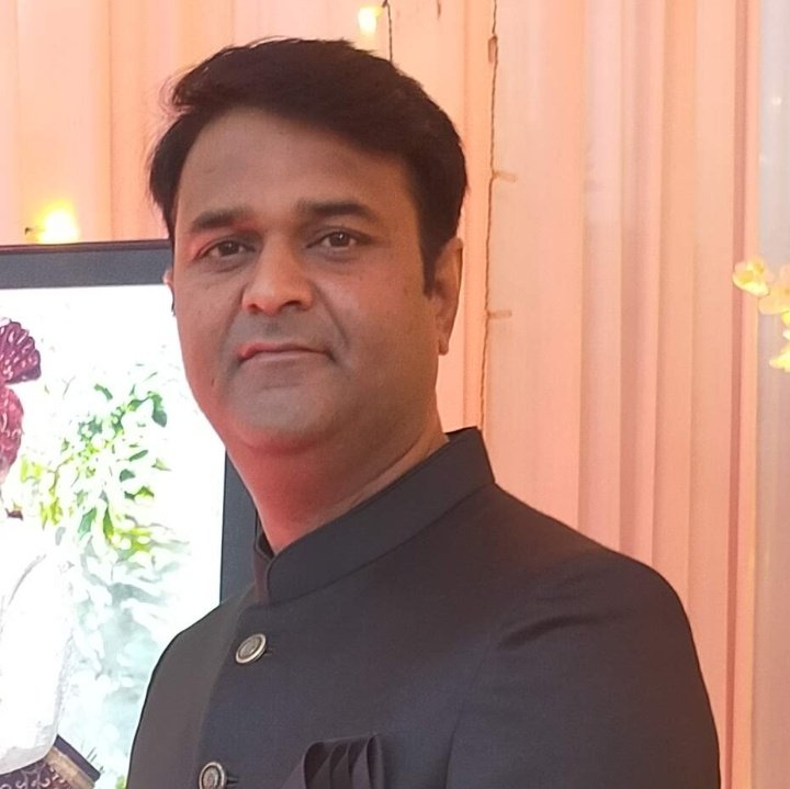 niraj8931's tweet photo. #NewProfilePic https://t.co/eyT4NacehV