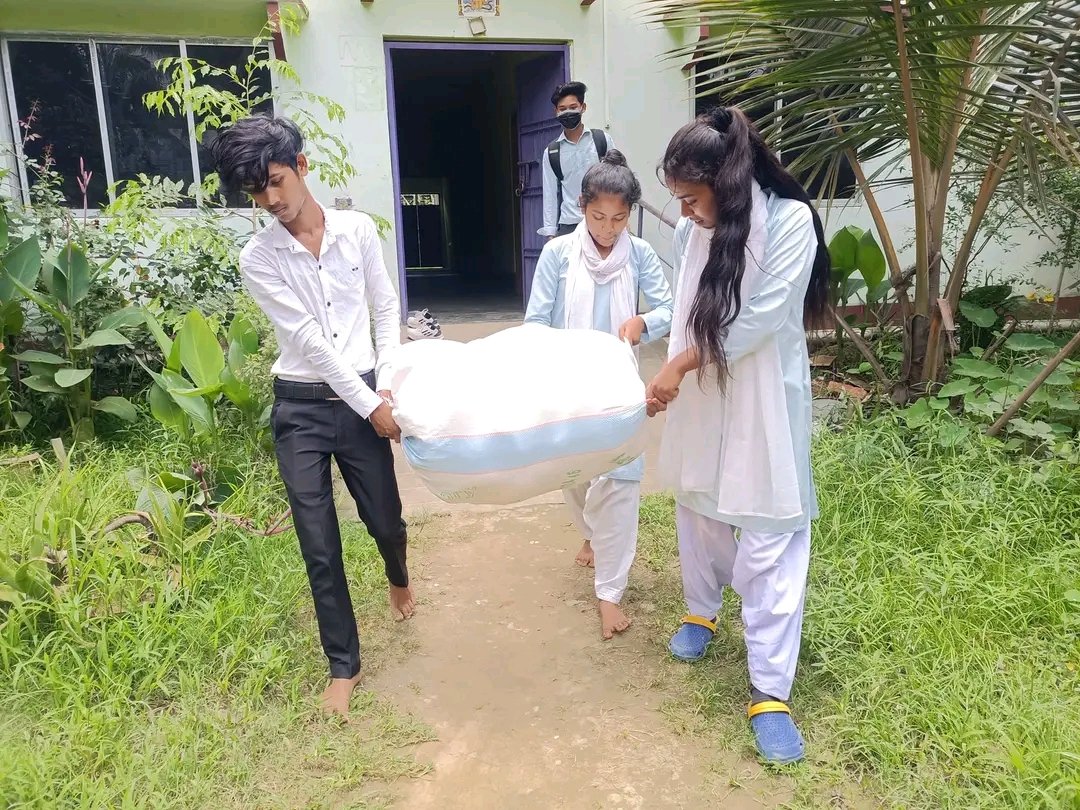 DebnathDon's tweet photo. #FloodRelief Day 9🙏
#teamindependent 🚩 https://t.co/SJeTvCUetC