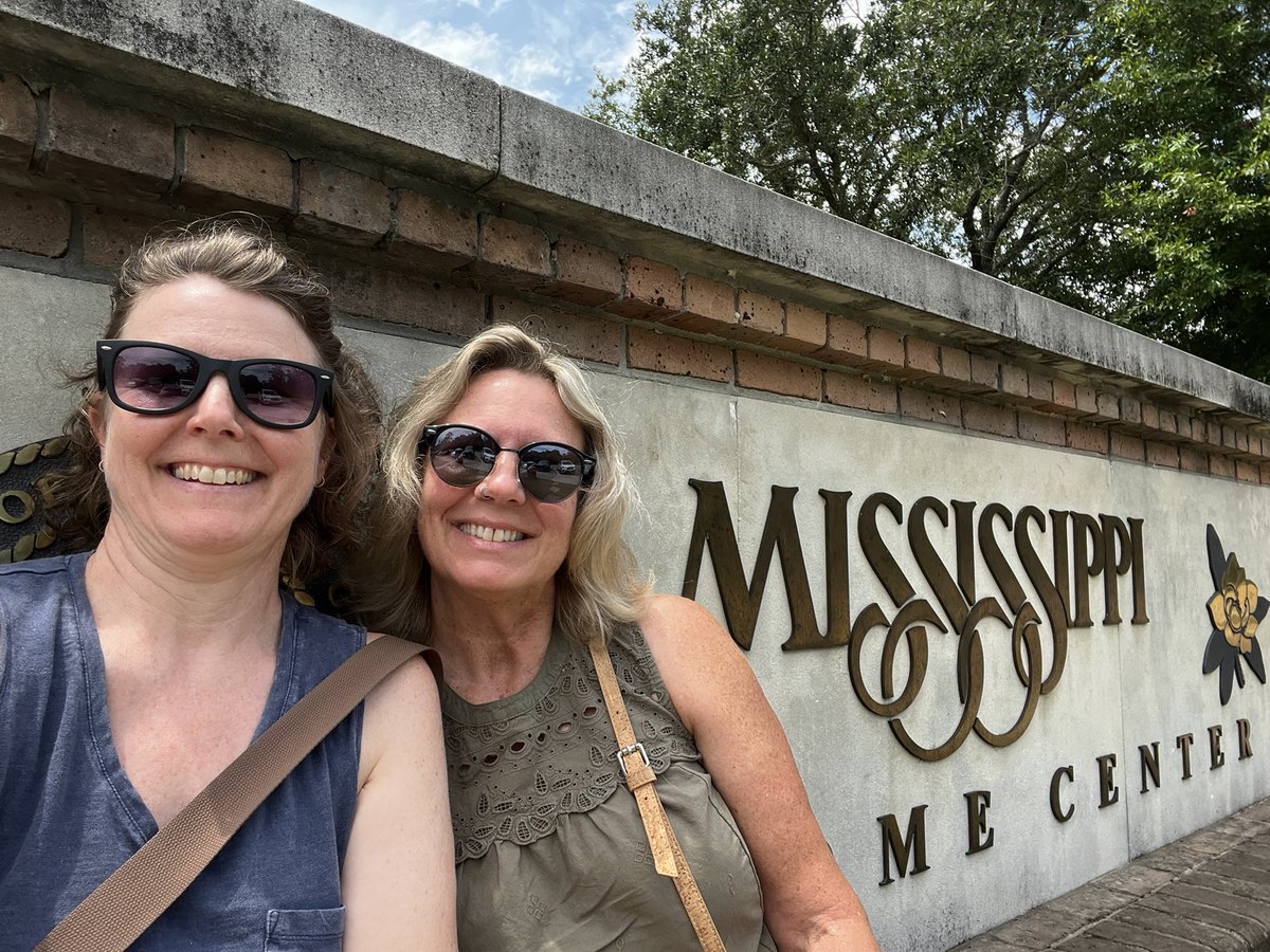RnGilliland's tweet photo. Road trip with my seester!! On our way to the beach, baby! https://t.co/3eaaFylKnV