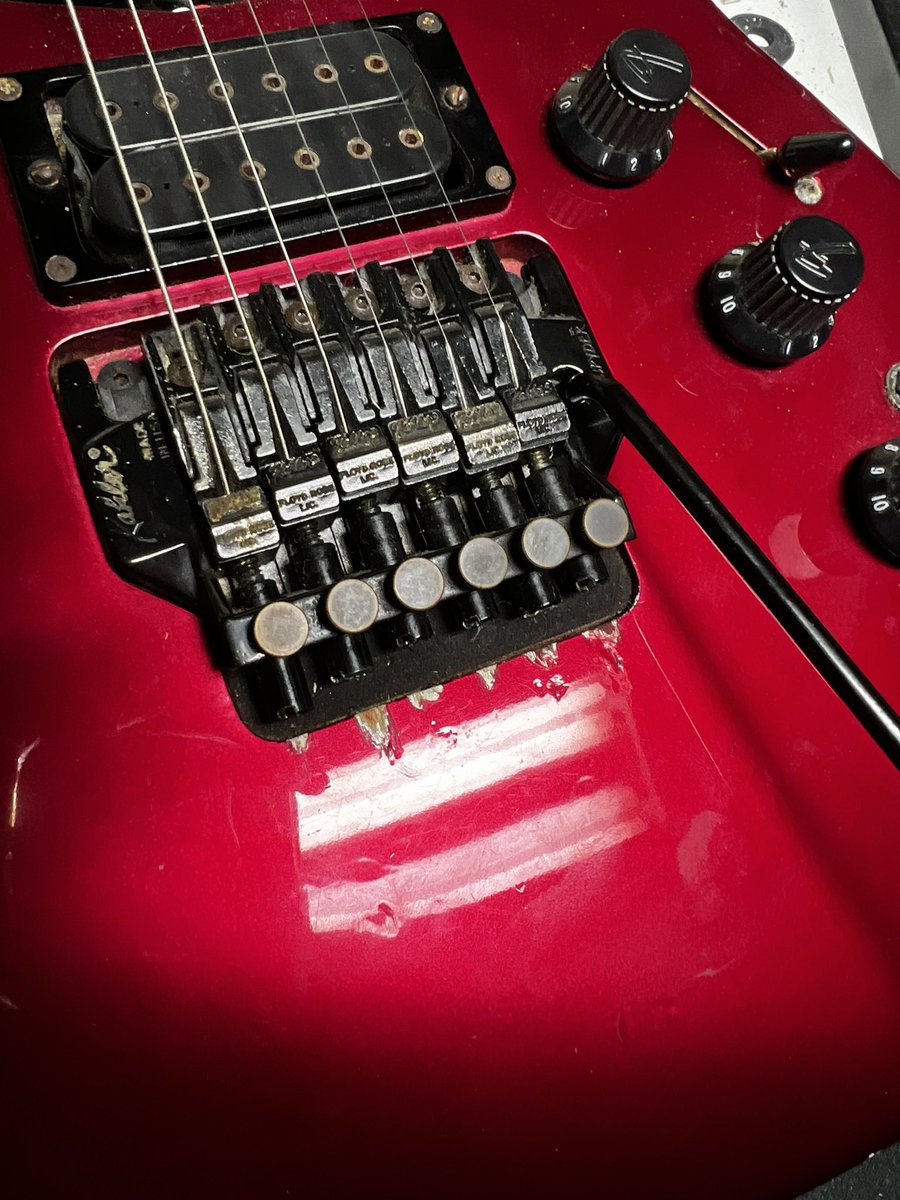 BigJakeMusic's tweet photo. Pawn shop find!!! Probably my favorite @Fender headstock #Fender #Strat #HMStrat https://t.co/ZJlwOeeDt5