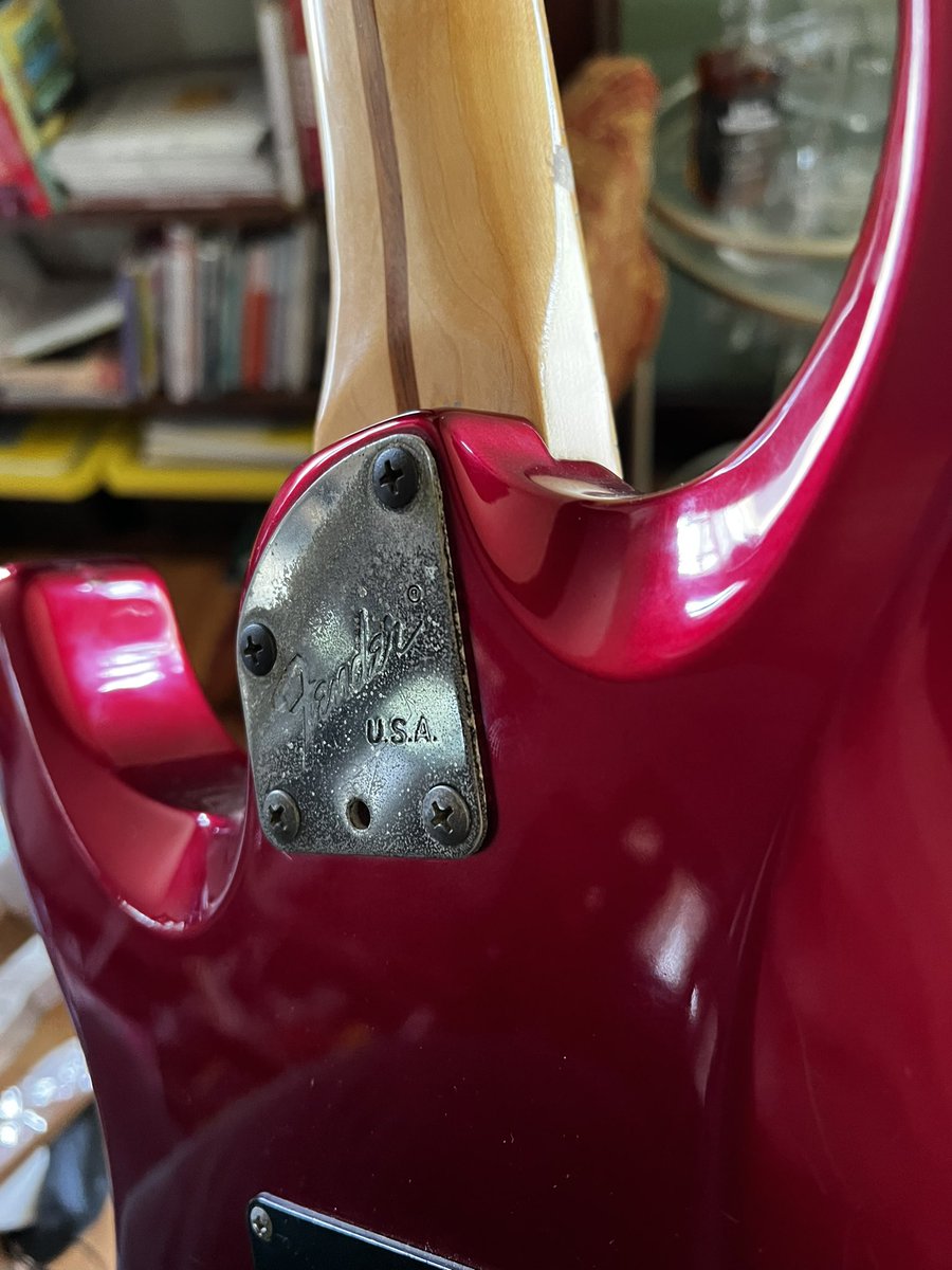 BigJakeMusic's tweet photo. Pawn shop find!!! Probably my favorite @Fender headstock #Fender #Strat #HMStrat https://t.co/ZJlwOeeDt5
