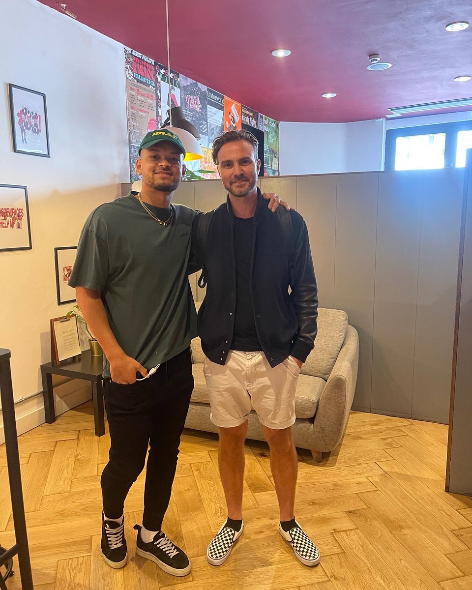 Make Agency tweet media