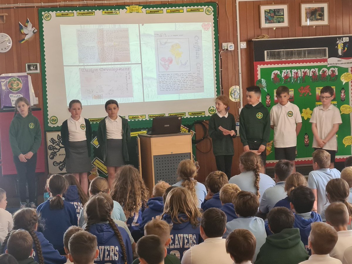 PenllergaerP's tweet photo. It was a pleasure to host @llanrhidianp  and @PontlliwPrimary this afternoon to present our enterprise projects to the panel! We are very proud of Year 3/4 for all their hard work! Thank you all for coming and sharing your work🙂. #priment22 @YBDWales https://t.co/kynYs5toVU