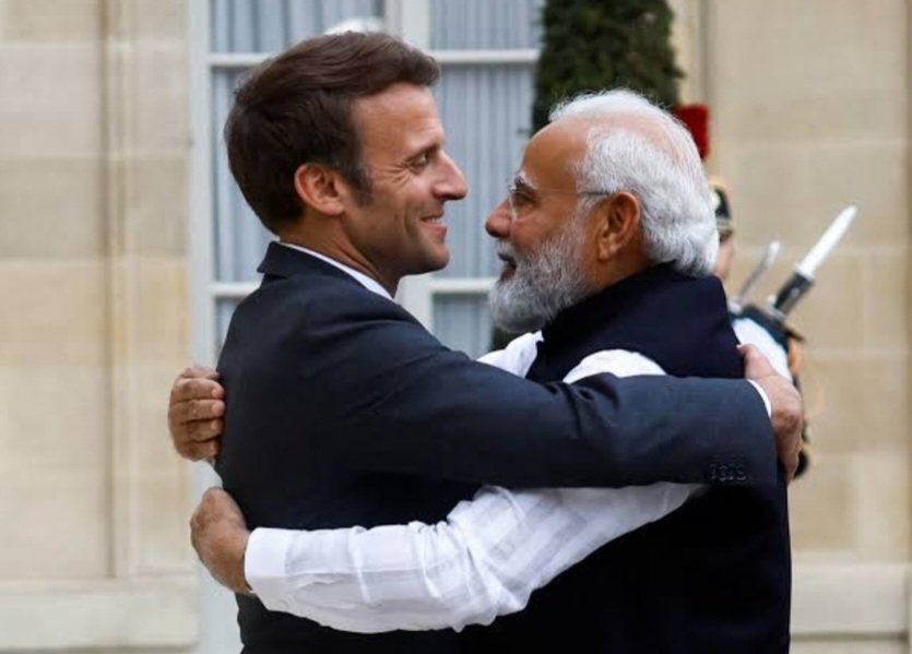 arunlovy's tweet photo. Do you know #BROMANCE (Brother Romance) &amp; #HUGPLOMACY (Hug Diplomacy)? Our PM selectively enjoys this with only few world leaders including of France, Israel, Japan and so on

@aajtak @ZeeNews @ndtvindia @BBCHindi @Kirtishbhat @sanjeevhapur @Sanjay_Dixit @sdeo76 @ARanganathan72 https://t.co/aJBCOrTaWA
