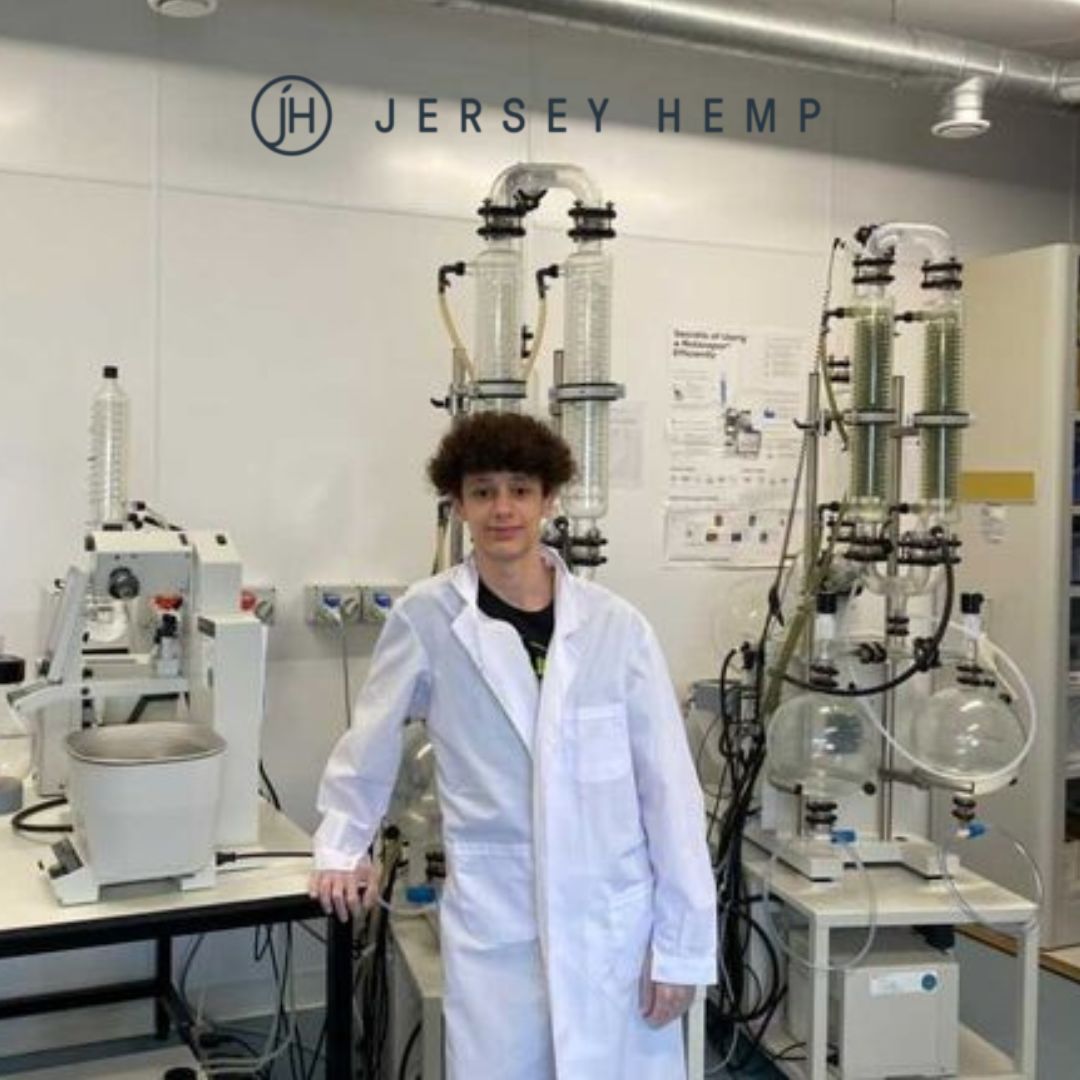 Jersey_Hemp's tweet photo. Meet Rodrigo Morgan! He is working with Josh P in the Jersey Hemp lab this week, helping with various projects.

We hope you are enjoying your lab work experience 💥

#jerseyhempfarm #weareinthelab #scienceguysrule #hempscience #cbdoiluk #workexperienceweek #jerseyhemp https://t.co/NU3ZDAoV4N