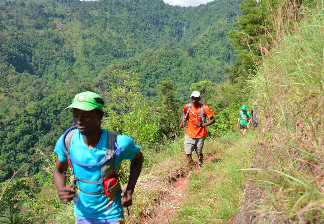 KStagerun's tweet image. KSR RUNNERS! The time is coming to start thinking about increasing your training...
For those needing weekly distance goals, consider the following.

Reach 100km/week, 4-6 weeks prior 
Taper to 40-50km/week, 2 weeks prior
(cycling substitution: 25km cycling = 10km running)