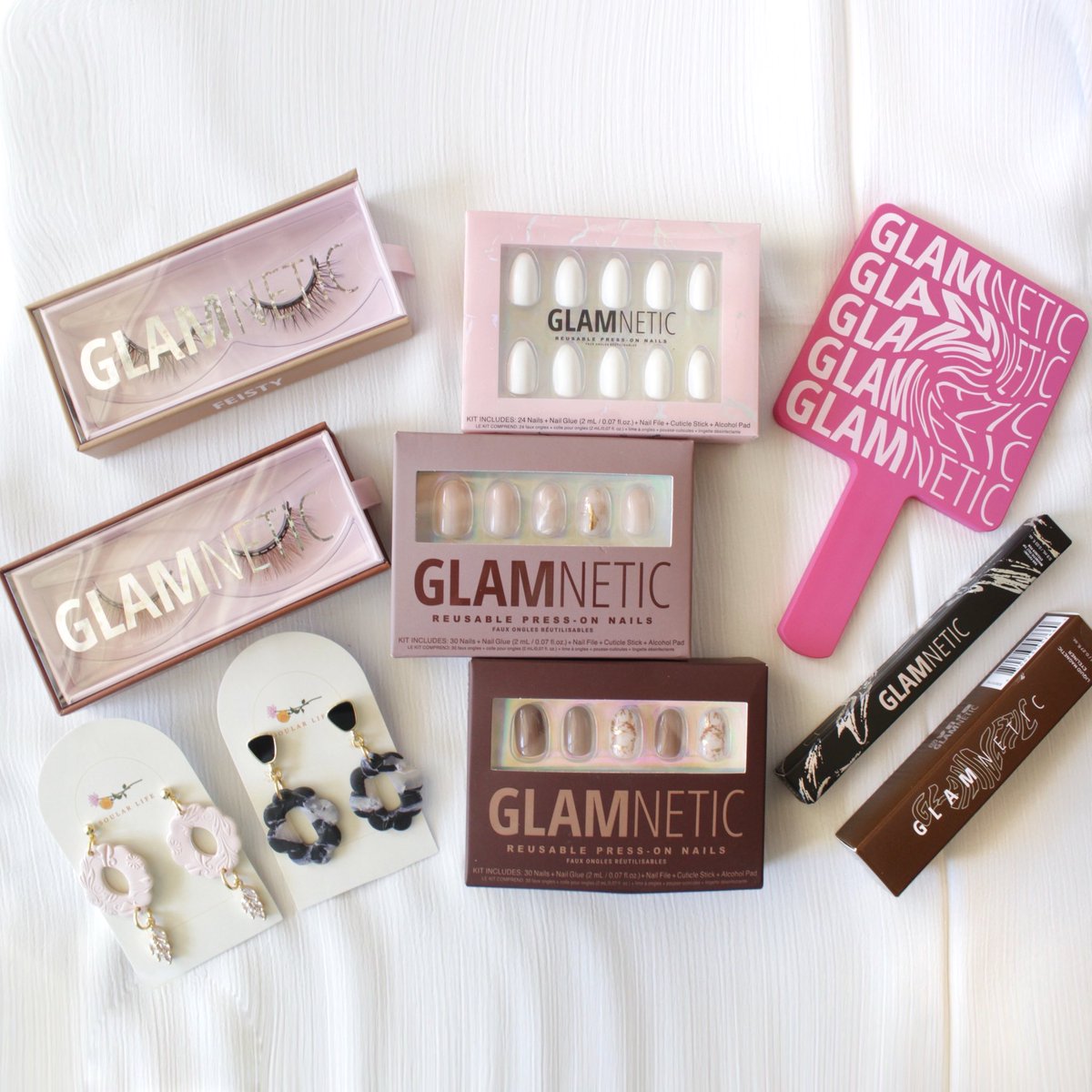 Soularlife's tweet photo. #GIVEAWAY TIME

A little MAKEUP + JEWELRY never hurt anybody, right?! Just to prove it, we've teamed up with our friends at @glamnetic to give TWO of you both!

To Enter:
Follow @Glamnetic + @Soularlife
Like + RT
Tag a friend

Ends 7/30 11:59PM PST. GOOD LUCK! https://t.co/KyHsMsbF9f