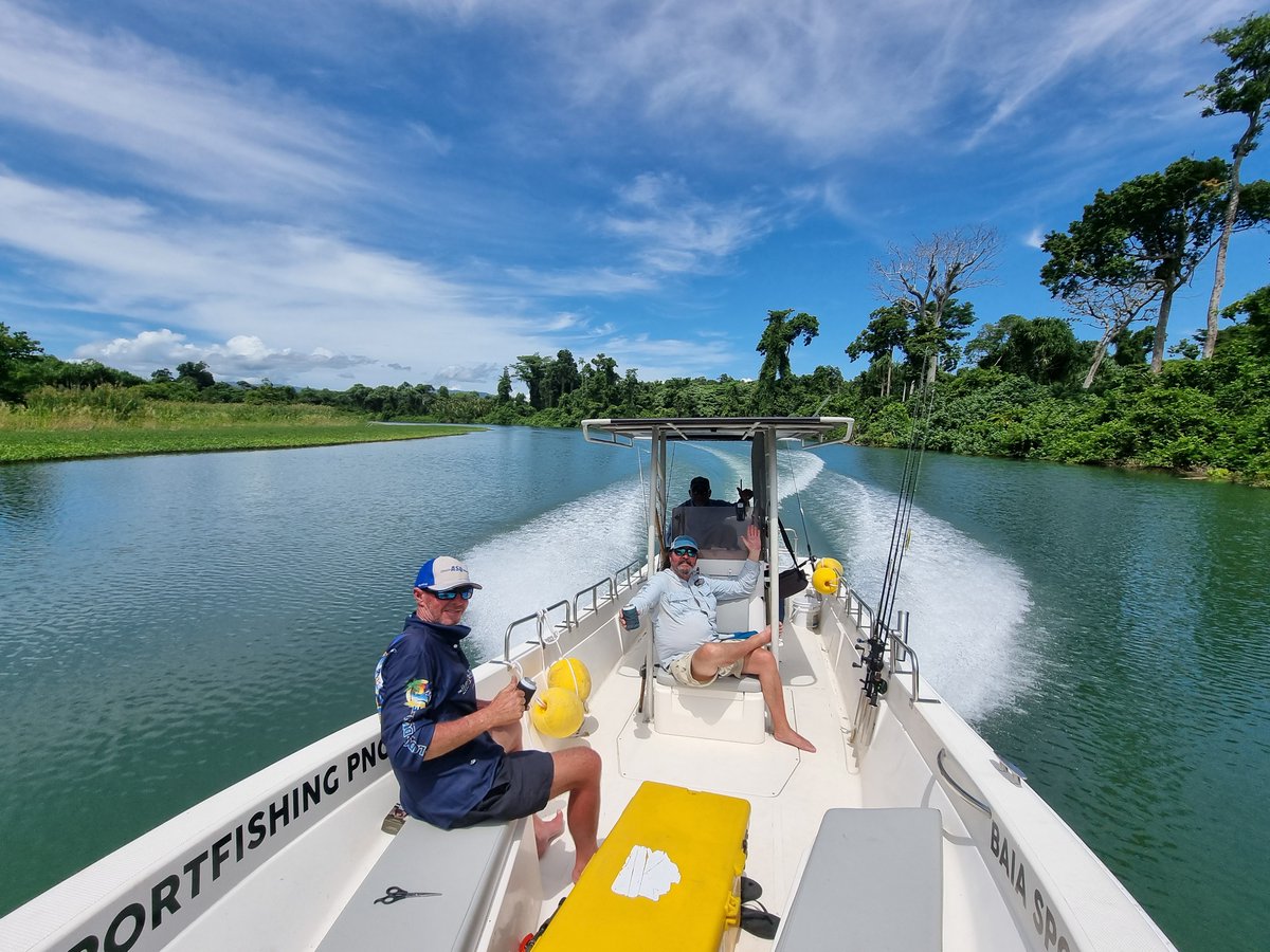 pngjourneys's tweet photo. Cruising just make an awesome catch!!🎏🎣🇵🇬

📍Papua New Guinea 🇵🇬
📸BAIA Sportfishing PNG (Facebook)

Visit: https://t.co/yQt9NMOeNl

#fisihing #visitpng #pngtourism #papuanewguinea https://t.co/TbaeRAdodx