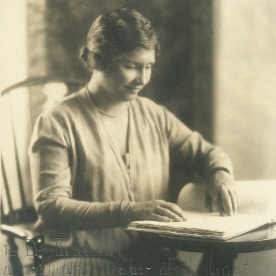 It’s #helenkellerday! We celebrate her legacy as an author, lecturer, & disability rights advocate. During her life, she earned a degree, published 14 books, & traveled to 35 countries. This photo was a gift from #helenkeller to the president of #aao. #museumoftheeye