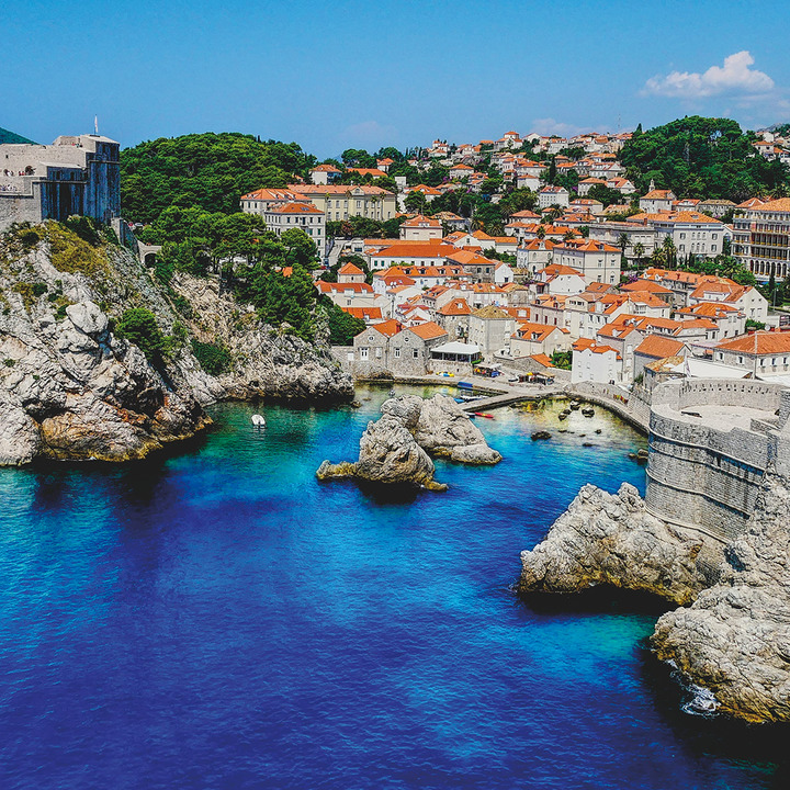 CrucerosPlus's tweet photo. ¿Te imaginas conocer el mar Adriático? 🏖️ 

Embárcate en el crucero Norwegian Gem y disfruta de un tour por las Islas Griegas. 🇬🇷 

Aparta tu lugar hoy mismo y zarpa a la aventura. 💫 👏 

#crucero #islasgriegas #Grecia #travel #Norwegiangem https://t.co/003Vf0uwfK